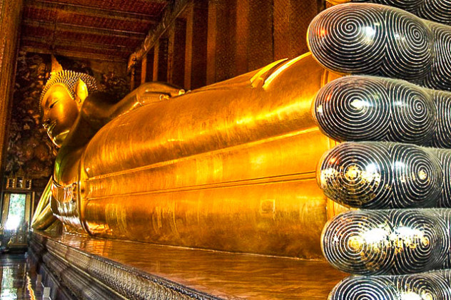 Wat-pho-bangkok-buddha-sdraiato-2-e1426849853103
